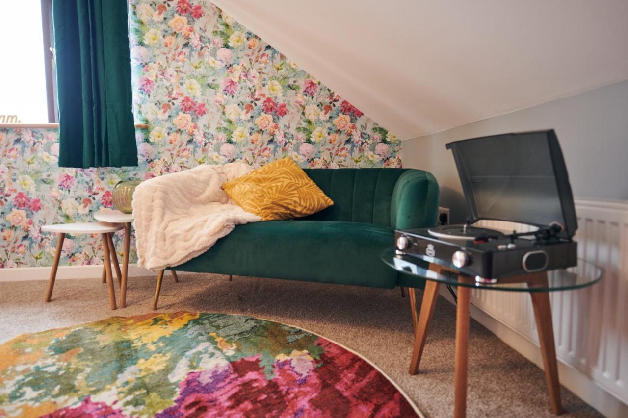 Maes Y Mel- A Couples, Pet Friendly, Rural Romantic Getaway With Countryside Views Gellywen Екстер'єр фото