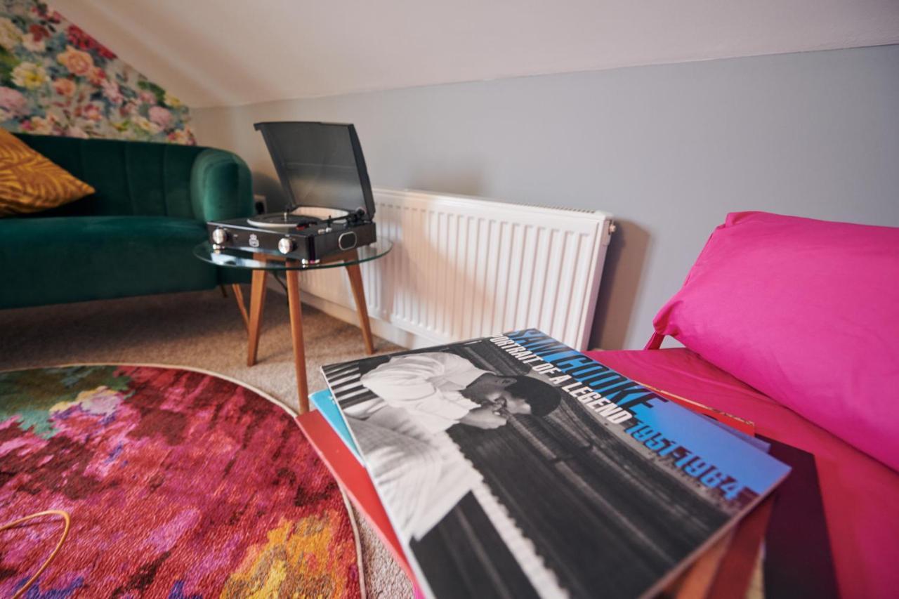 Maes Y Mel- A Couples, Pet Friendly, Rural Romantic Getaway With Countryside Views Gellywen Екстер'єр фото
